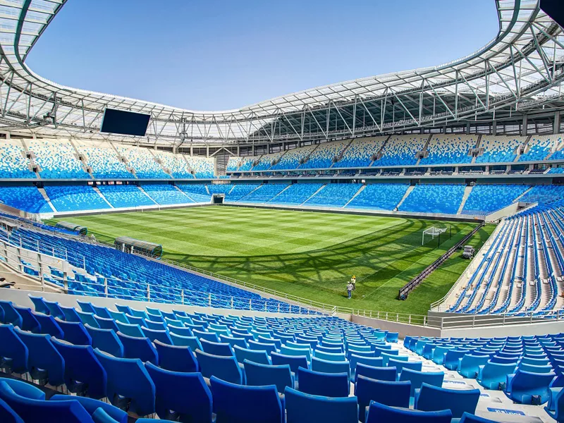 Why Are Steel Structures Preferred for Retractable Roofs in Football Stadiums