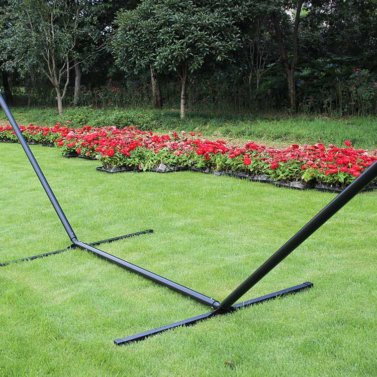 How Do Metal Hammock Stands Create a More Comfortable Outdoor Relaxation Space?