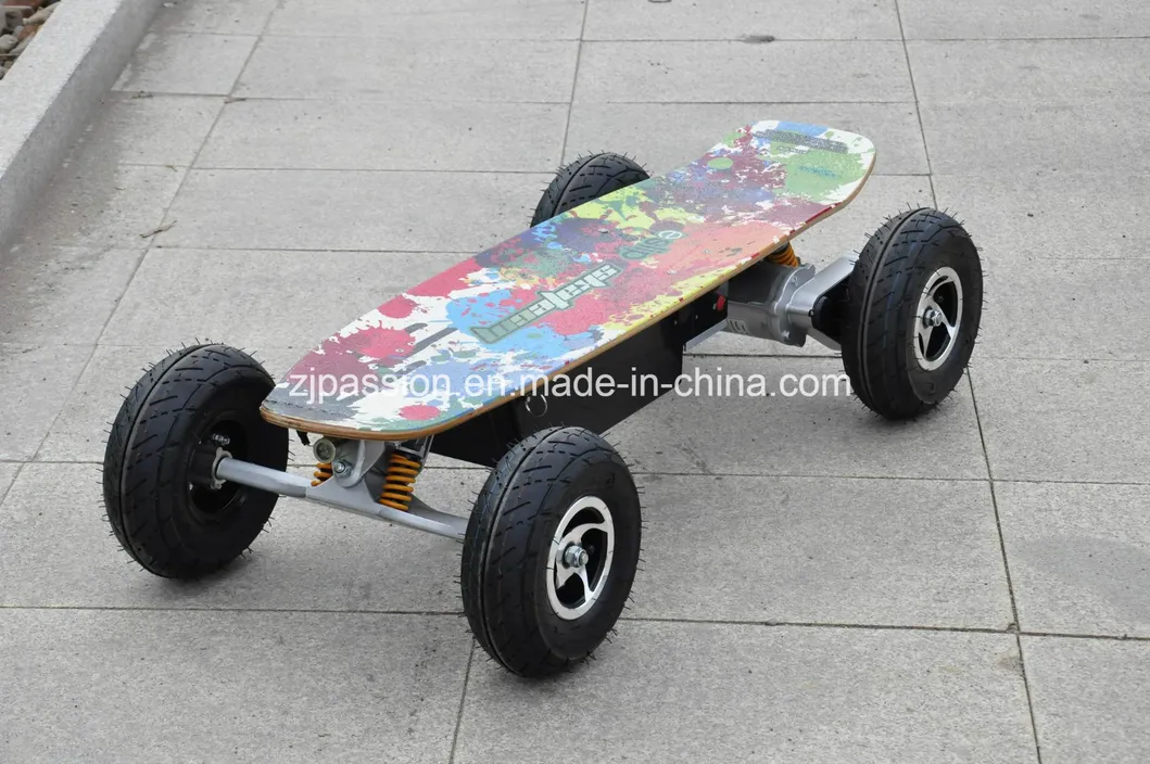 Factory Directly 4 Wheel Drive 2600W Land Wheel Skateboard