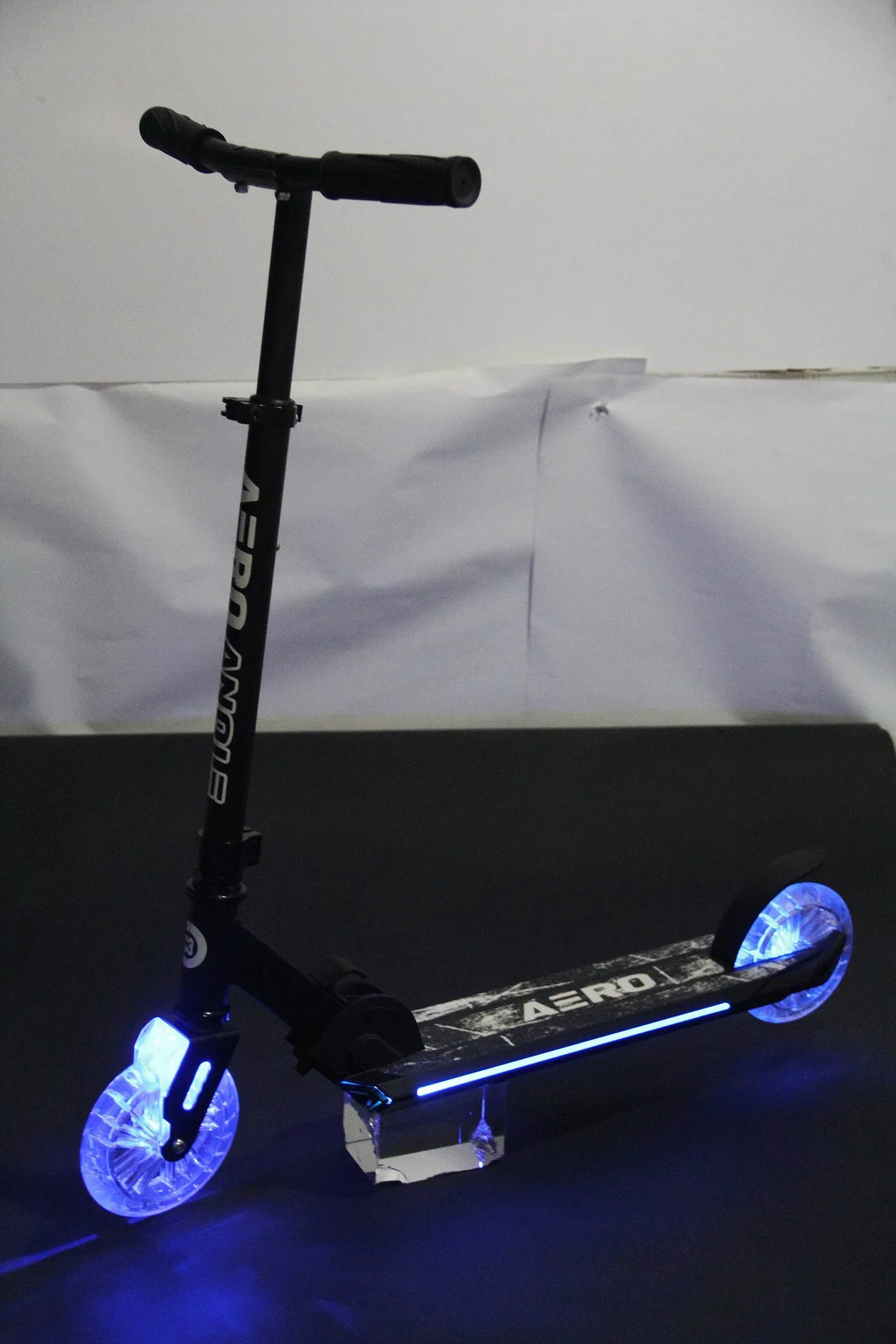 Wholesale Aero Two Wheels RGB Lights Fold Kids 145mm Big Clear Wheels Street Kick Scooter C3